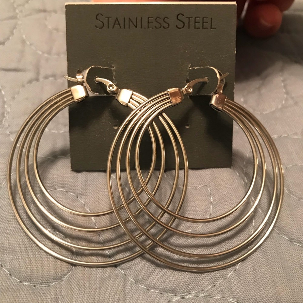 ⭐️Stainless Steel Hoop Earrings⭐️